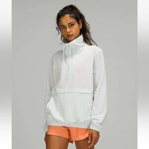 Lululemon Pack Light Pullover baby blue running jacket Size 4 *Like New*